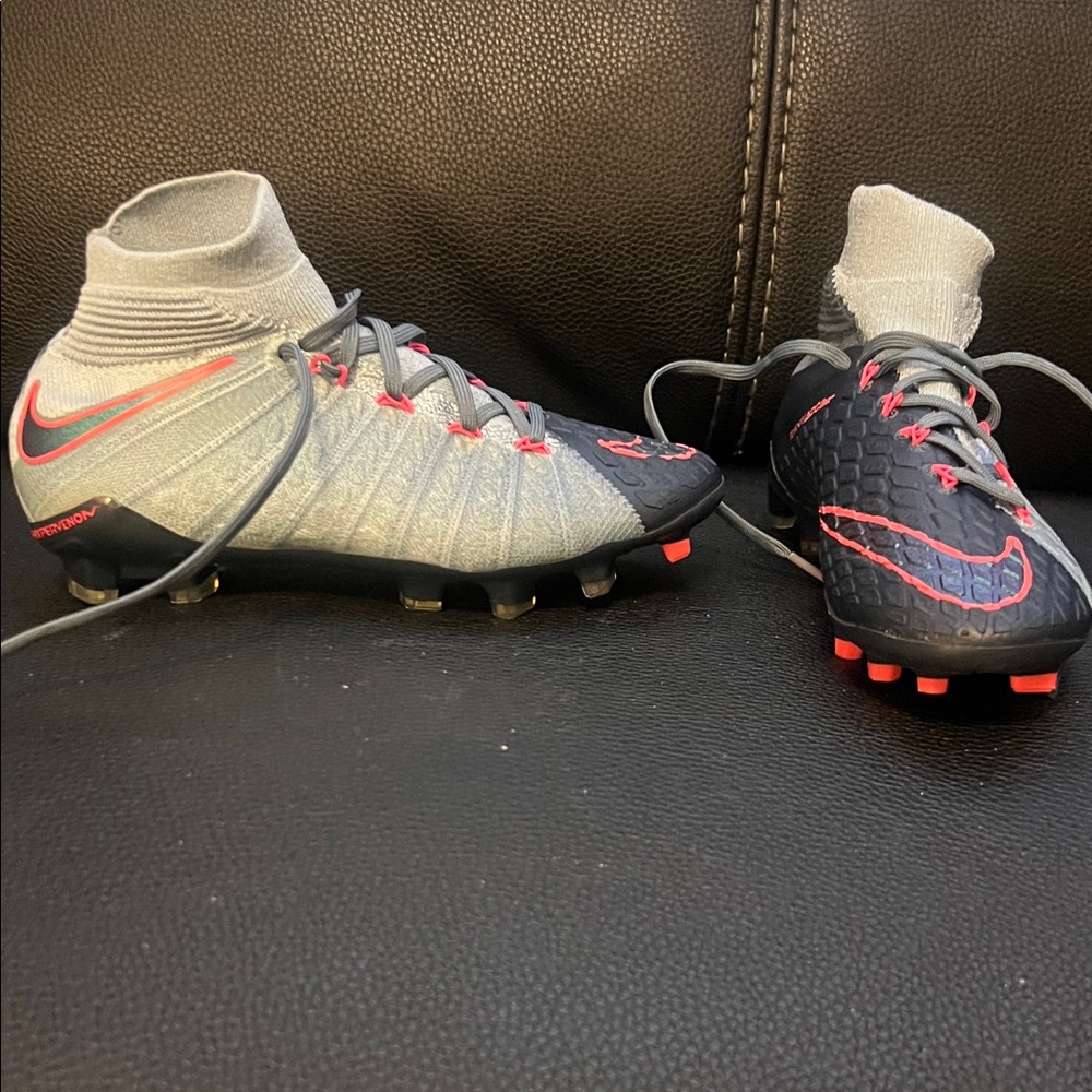 Nike Girls Black and Gray Soccer ⚽️ Cleats with Pink Accents